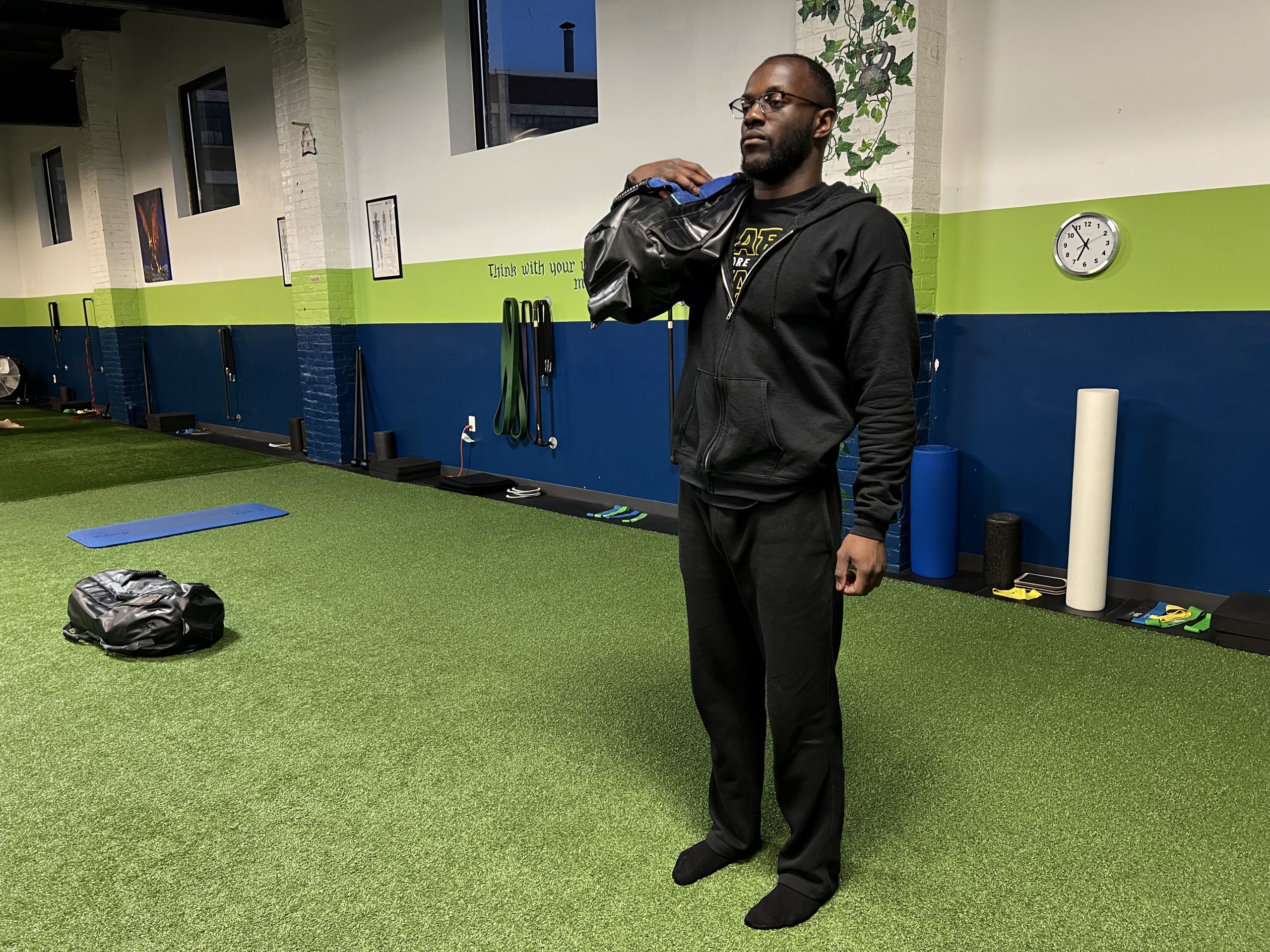 shoulder squat